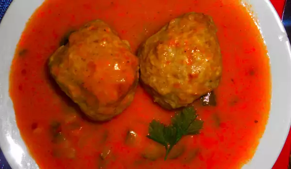 Жареные тефтельки в томатном соусе по-деревенски