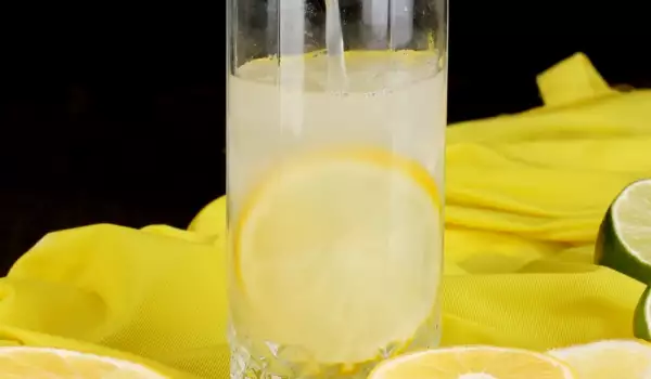 Газированный лимонад