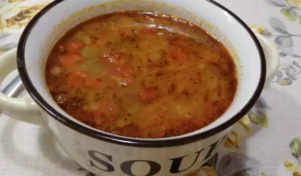 Суп из чечевицы по-деревенски