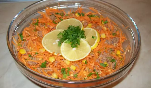 Морковный салат с тунцом