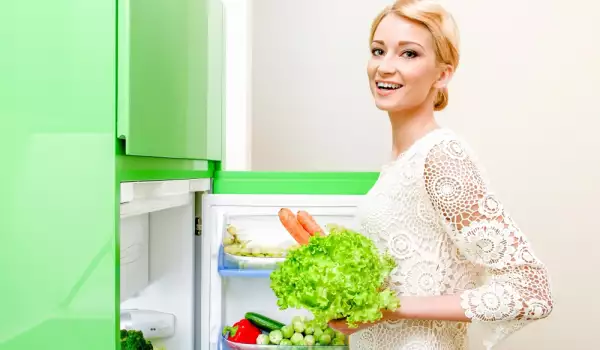 При скольких градусах лучше всего хранить продукты в холодильнике?