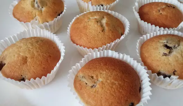 Маффины с горьким шоколадом и изюмом