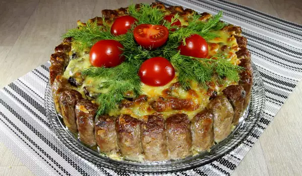 Мужской соленый торт из болгарских колбасок - кебапчета