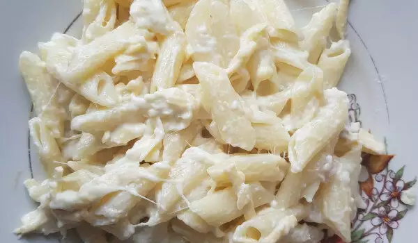 Макароны с четырьмя видами сыра