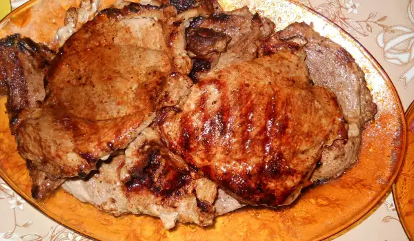 Маринованные стейки с унисоусом и красным вином