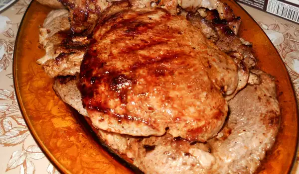 Маринованные стейки с унисоусом и красным вином