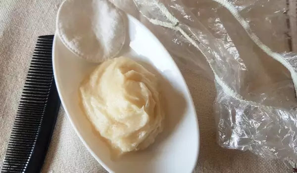 Питательная маска для волос с медом и смальцем