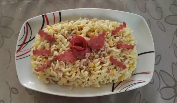 Майонезный салат с макаронами