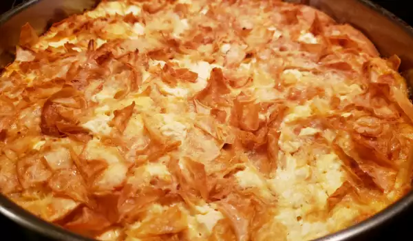 Соленая молочная баница с юфкой