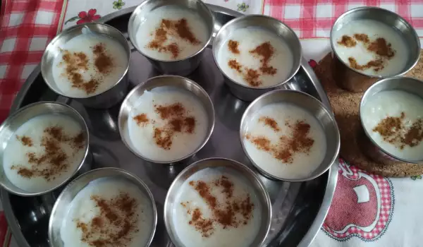 Молоко с рисом и сливочным маслом