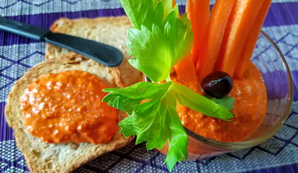 Мухаммара - арабская закуска с печеным сладким перцем и грецкими орехами