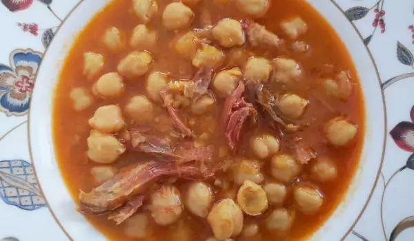 Утиное мясо с нутом