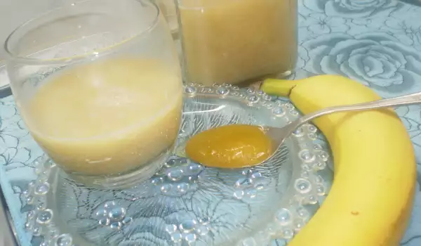 Целебный напиток с бананом и медом от бронхита и кашля