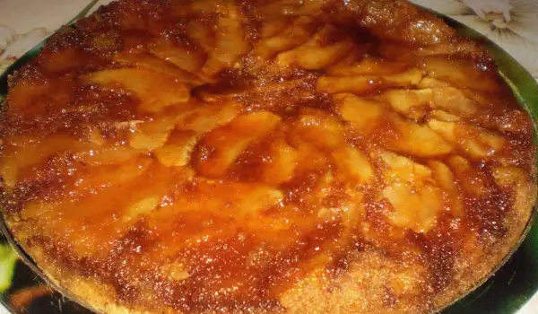 Перевернутый пирог с яблоками