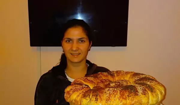 Хлеб погача Гигант с брынзой и сливочным маслом