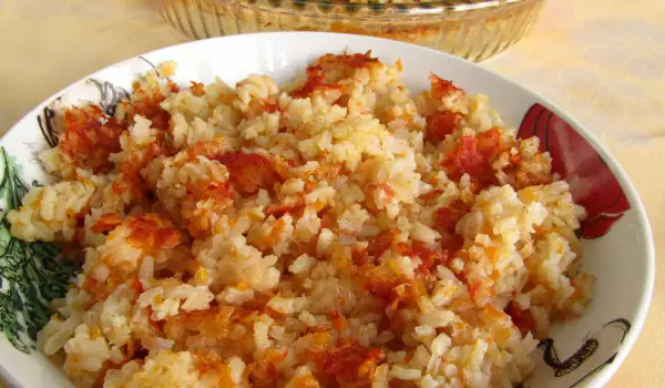 Рис с морковью и помидорами в духовке