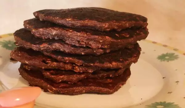 Полезные банановые блины с овсяными хлопьями и мукой рожкового дерева