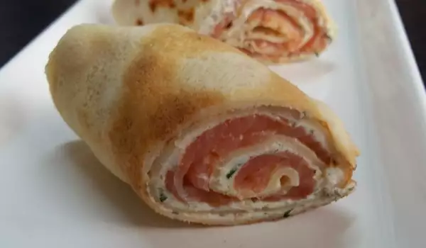 Блинчики со сливочным сыром и семгой