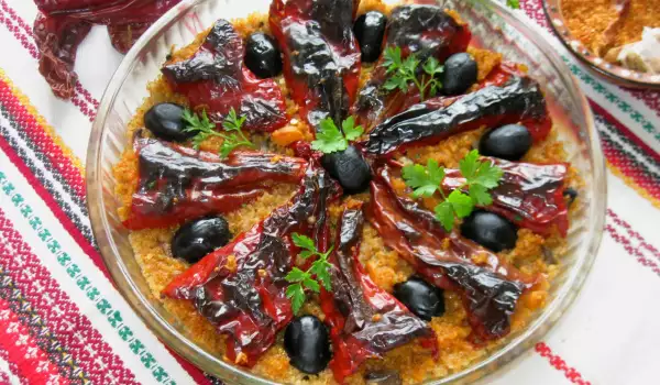 Фаршированные сладкие перцы с булгуром, грибами и оливками