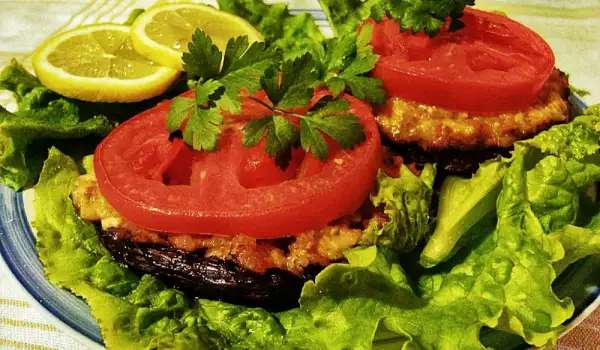 Фаршированные шампиньоны с фаршем и рисом