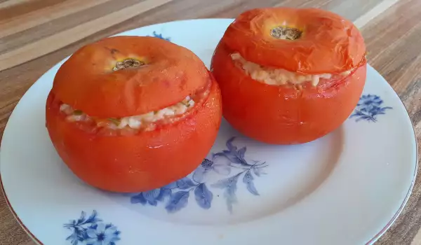 Фаршированные помидоры с рисом в духовке