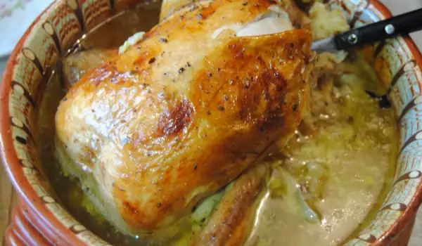 Фаршированная курица с луком-пореем и картофелем по-деревенски