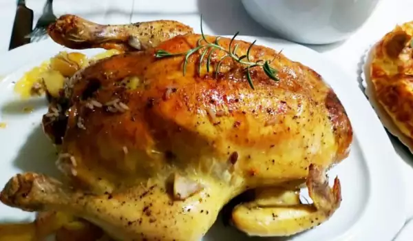 Запеченный цыпленок с рисом и грибами в духовке