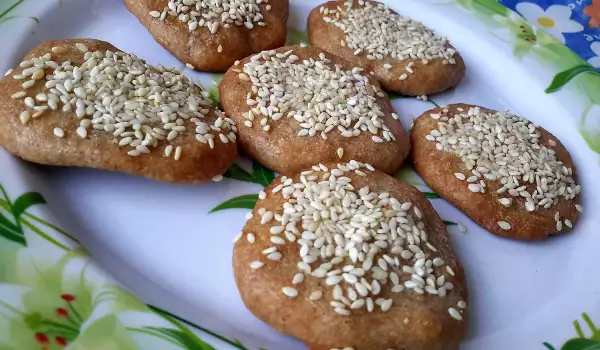 Соленое печенье с цельнозерновой мукой и кунжутом