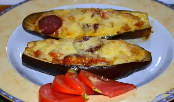 Баклажаны в духовке с беконом и сыром