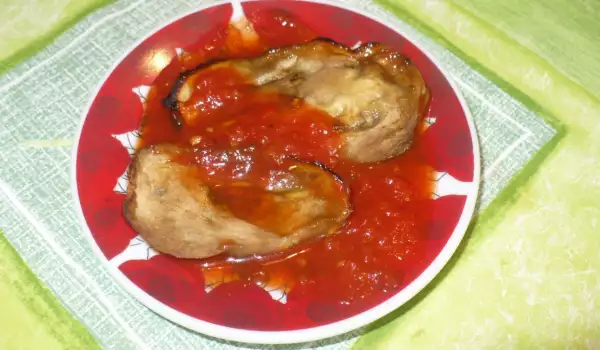 Баклажаны в томатном соусе с чесноком