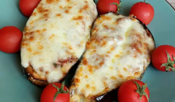 Лодки из баклажана с мясным фаршем