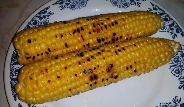 Запеченная кукуруза в сливочном масле