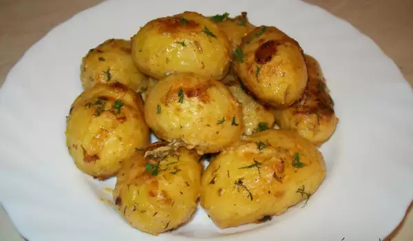 Молодая картошка с горчицей в духовке
