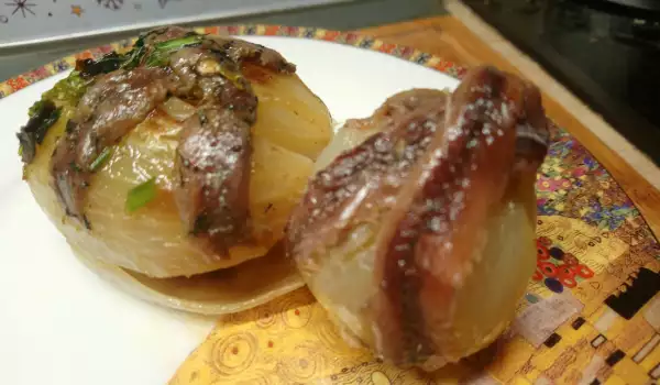 Запеченная целая луковица