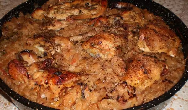 Курица со свежей капустой в духовке