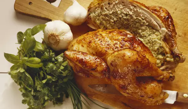 Классический рецепт курицы с начинкой из риса и грибов