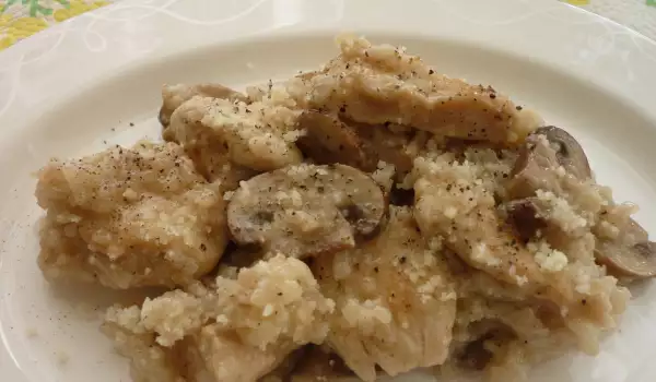 Куриное мясо с рисом и грибами