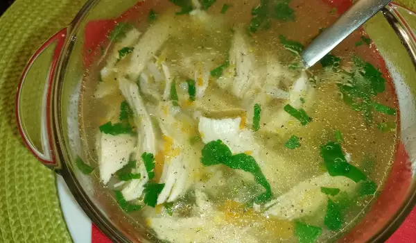 Целебный куриный суп при простуде