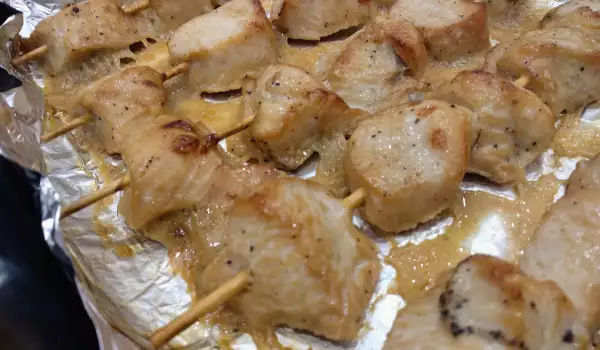 Нежный куриный шашлык с молоком в духовке