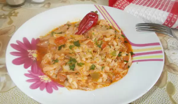 Постное блюдо из свежей капусты и риса