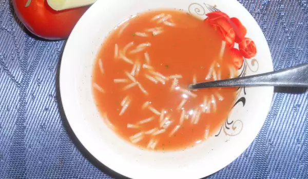Постный томатный суп с лапшой