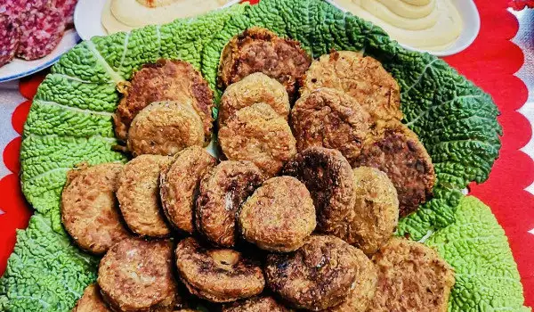 Тефтели из красной чечевицы и булгура