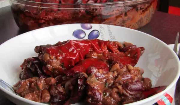 Постные сушеные фаршированные перцы с фасолью и грецкими орехами