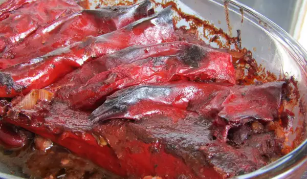 Постные сушеные фаршированные перцы с фасолью и грецкими орехами