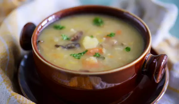 Суп из грибов, картофеля и моркови