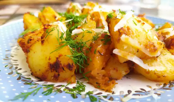 Хрустящий молодой картофель с пармезаном и чеддером