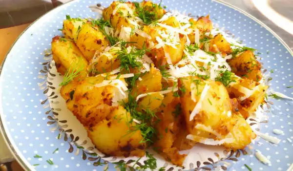 Хрустящий молодой картофель с пармезаном и чеддером