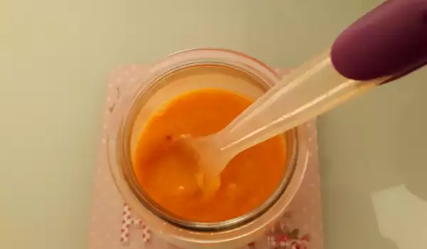 Персиковое пюре для малыша
