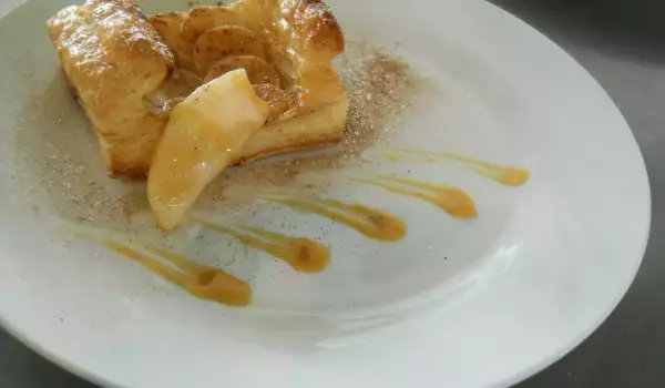Яблочный пирог с медом