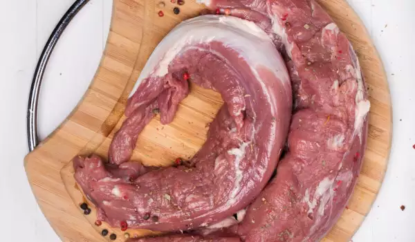 Нужно ли мыть мясо перед его приготовлением?